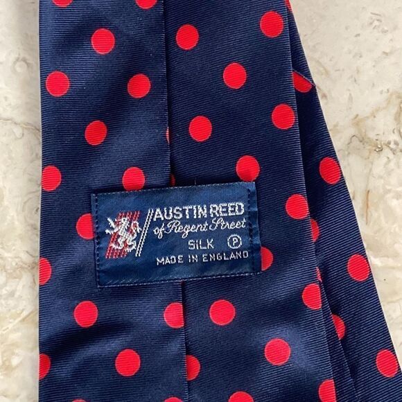 Vintage Austin Reed 100% Silk Red Polka Dot Tie Mase in England - Picture 4 of 5